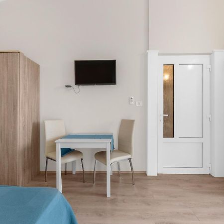 Villa Hope - Apartments With Shared Pool Poreč Habitación foto